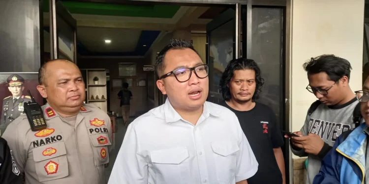 Polisi menyimpulkan bunuh diri keluarga pakis disebabkan masalah ekonomi