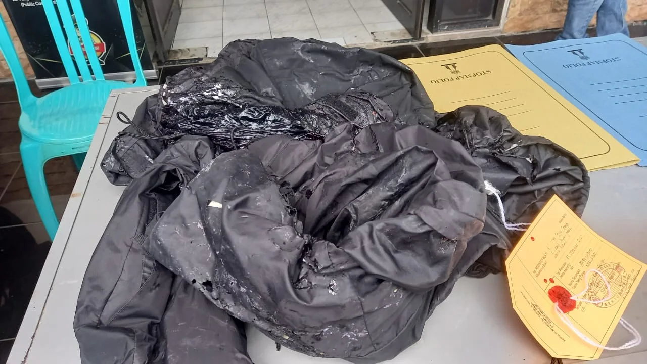 Barang bukti jaket korban