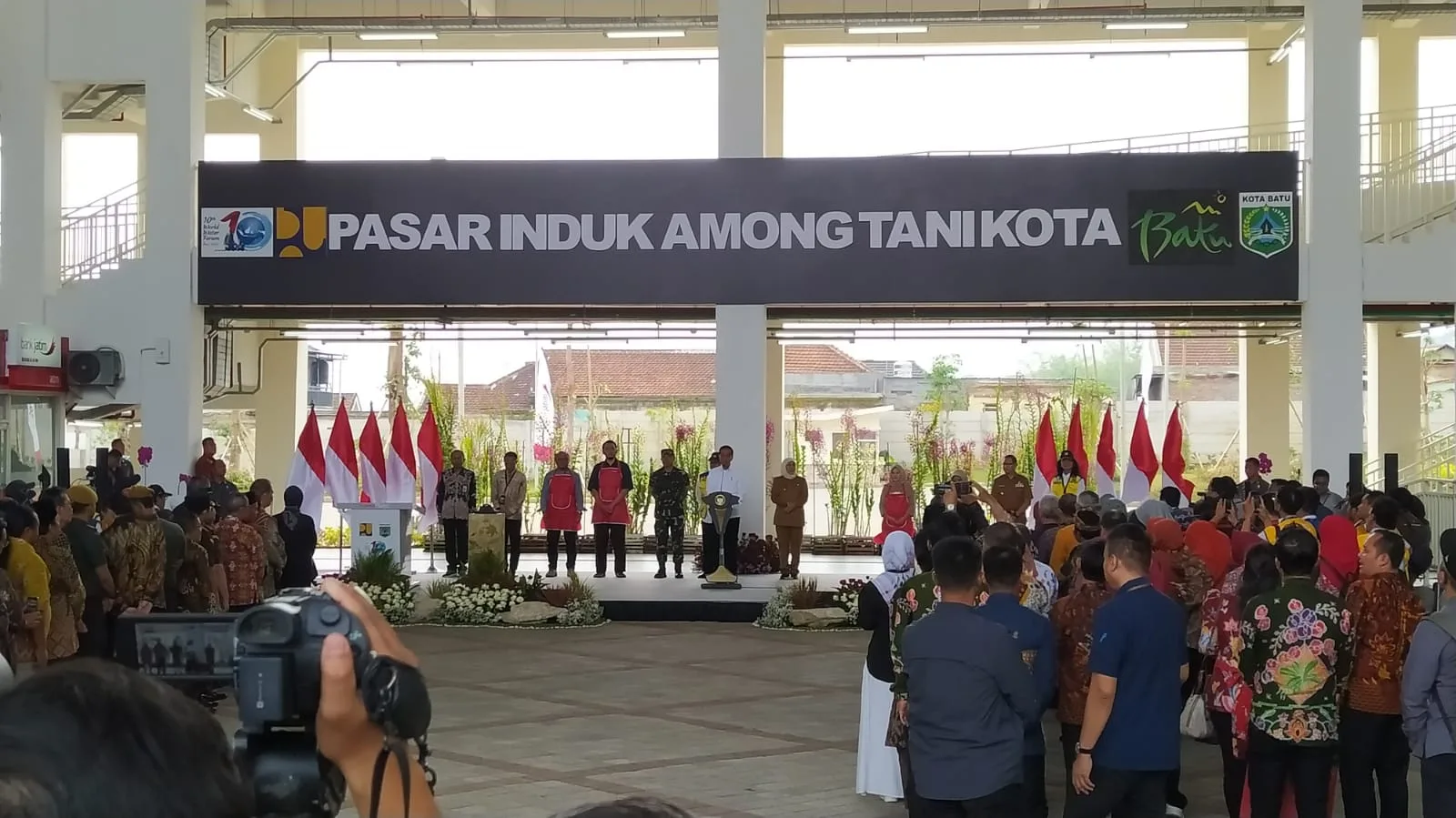 Resmikan Pasar Induk among Tani kota batu