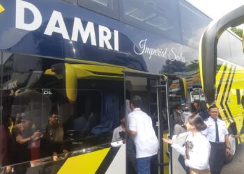 Bus Dambri Rute Malang-Jakarta