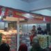 Pj Wali Kota Malang, Wahyu Hidayat meresmikan Warung Tekan Inflasi di Pasar Dinoyo (M Sholeh)