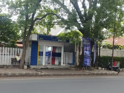 Ilustrasi ATM tunggal di Kota Malang.
