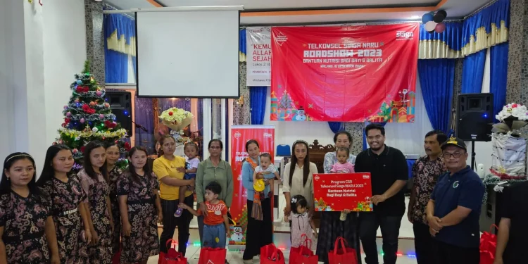 Posko Siaga dan Posko Kesehatan yang dibangun Telkomsel untuk memberikan pelayanan terhadap pelanggan selama momen Nataru 2024.
