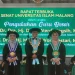 Dari kiri : Prof Dr Dyah Werdiningsih MPd Bidang Ilmu Pendidikan Bahasa dan Sastra Indonesia dari FKIP; Rektor Unisma Prof Maskuri MSi; dan Prof Dr Ir Mahayu Woro Lestari MP Bidang Ilmu Hortikultura dari Fakultas Pertanian.