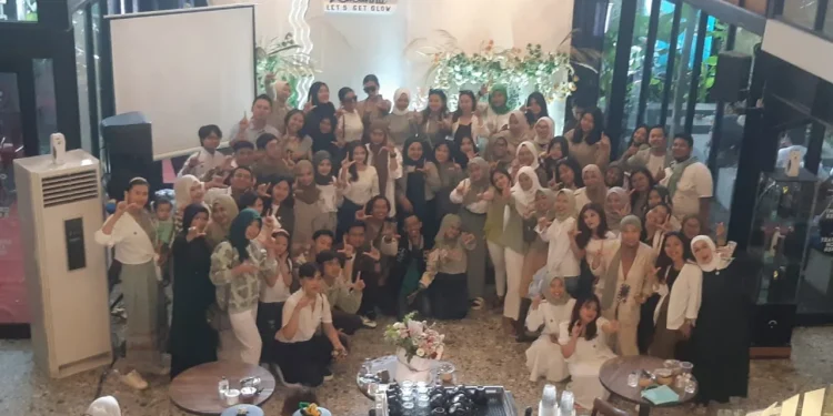 Kemeriahan Grand Launching Lalunna Let's Get Glow di Kota Malang.