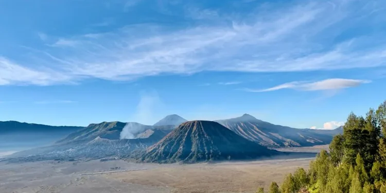 Lanskap Keindahan Gunung Bromo dari Seruni poin.