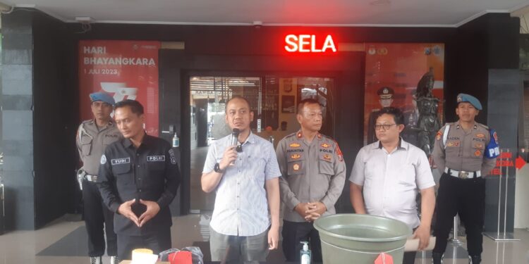 Satreskrim Polresta Malang Kota mengungkap kasus suami mutilasi istri di Kota Malang.