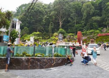 Suasana keramaian wisatawan di Taman Rekreasi Selecta Kota Batu, Jawa Timur. Objek wisata di Kota Batu yang tetap jadi primadona.