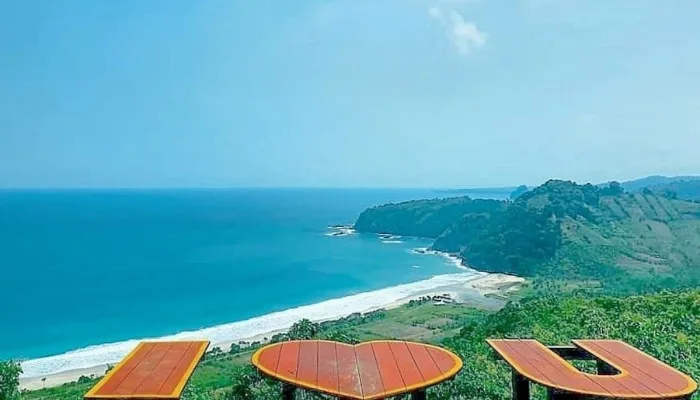 Pantai Modangan.