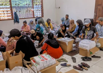 Proses pelipatan surat suara di KPU Kota Batu.