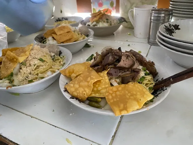 Mie Pangsit Pak Rie