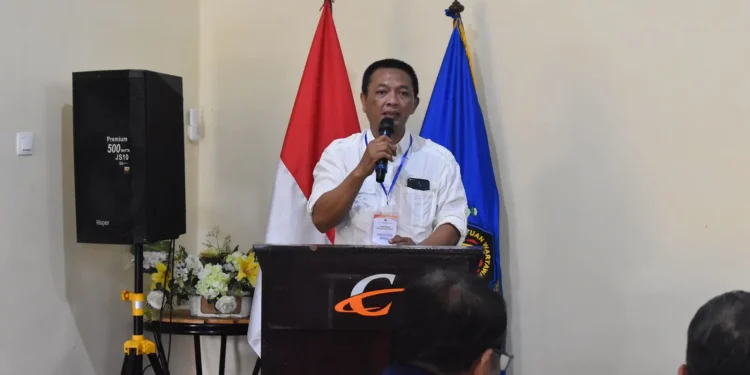 Ketua PWI Malang Raya terpilih, Cahyono (kiri) dalam Konferensi PWI Malang Raya.