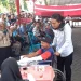 Simulasi pemungutan suara yang dilakukan oleh pemilih penyandang disabilitas.