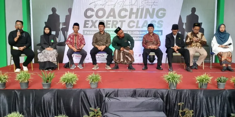 Ponpes Mahasiswa Al Hikam Kota Malang gelar acara Coaching Expert yang libatkan para ahli di berbagai bidang.