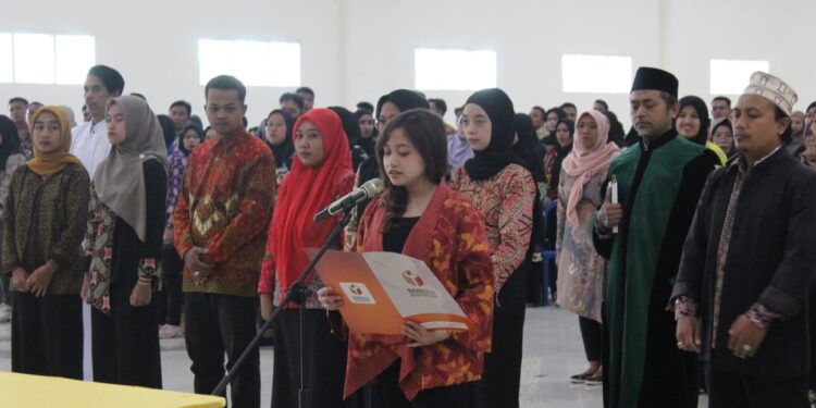 Bawaslu Kota Malang melantik pengawas TPS Kota Malang. (Foto/dok. Bawaslu Kota Malang)