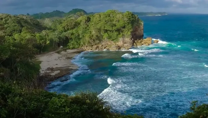 Pantai Bantol.