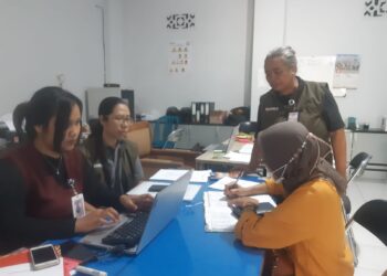 Proses pendaftaran calon Pengawas TPS di Kantor Kecamatan Klojen. Bawaslu Kota Malang membuka pendaftaran.
