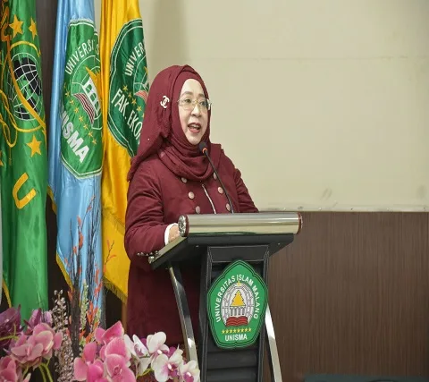 Dekan Fakultas Ekonomi dan Bisnis Universitas Islam Malag, Ibu Nur Diana SE, MSi, CBV CER.