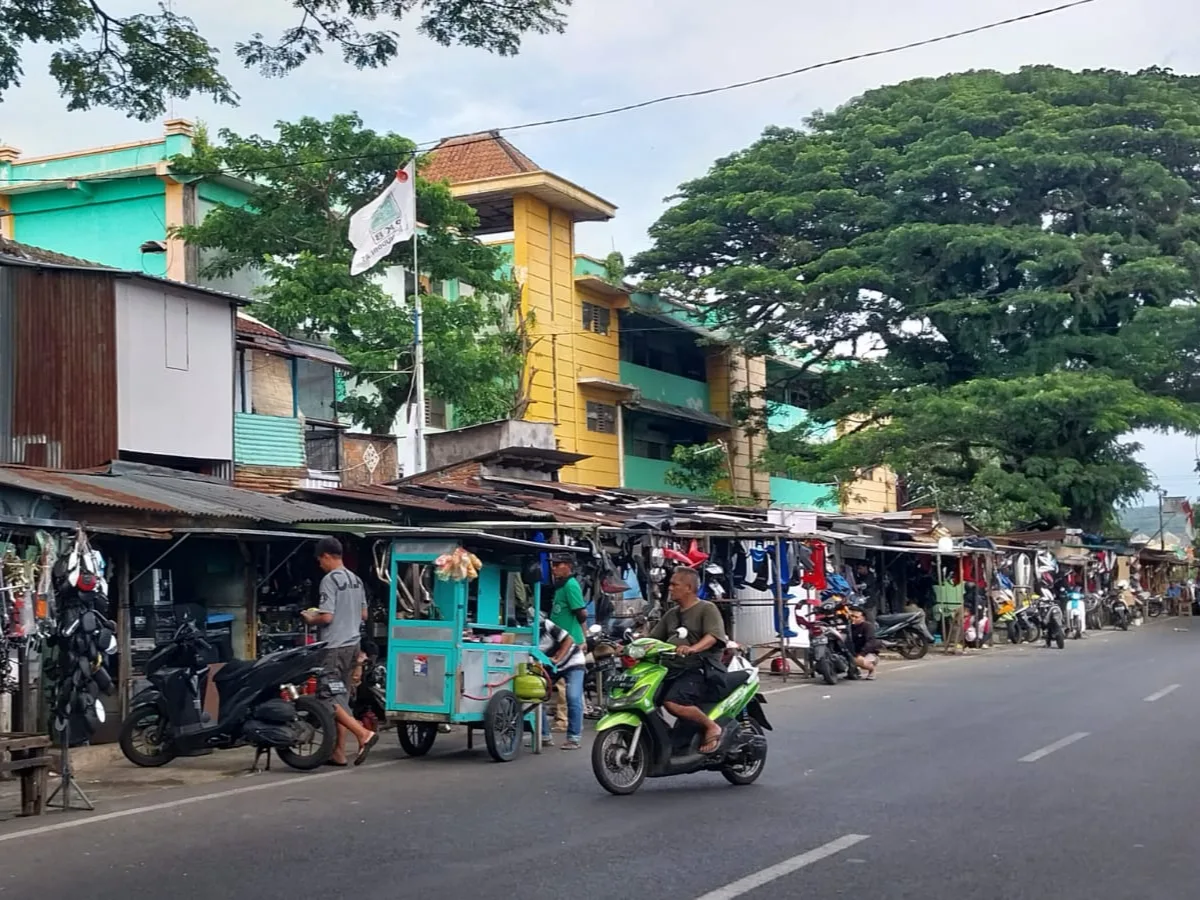Pasar Loak Comboran