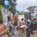 Penertiban APK melanggar aturan di Kota Batu, Jawa Timur. Foto: Bawaslu Kota Batu