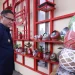 PJ Wali Kota Batu melihat Kokedama