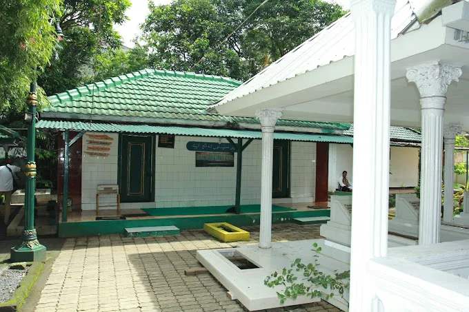 Makam Ki Ageng Gribig
