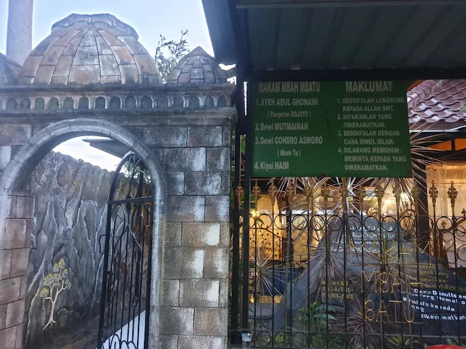 Makam Mbah Batu