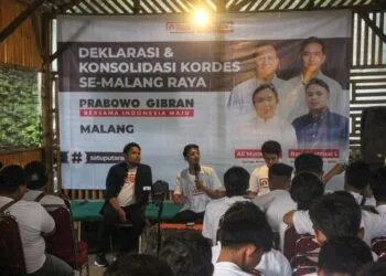 Spanduk Tolak Gibran