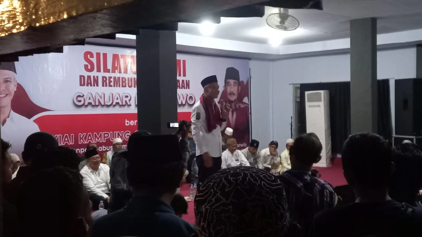 Ganjar Pranowo saat memberikan sambutan di Pondok Pesantren Babussalam.