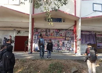 Pintu 13 Stadion Kanjuruhan masih kerap dikunjungi warga yang ingin berziarah