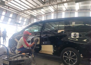 Proses pengerjaan di Auto 2000 BP Center Malang.
