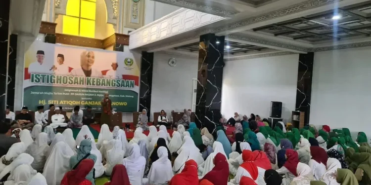 Dampingi Siti Atikoh Ganjar Pranowo safari politik ke Malang Raya, Ketua DPP PDI Perjuangan, Ahmad Basarah Bicara Tentang Bunga Demokrasi