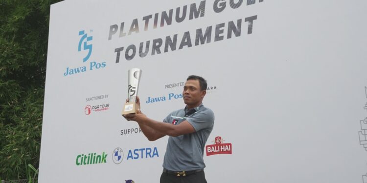 Jawara turnamen golf profesional di Araya Golf Malang, Hendri Nasim.