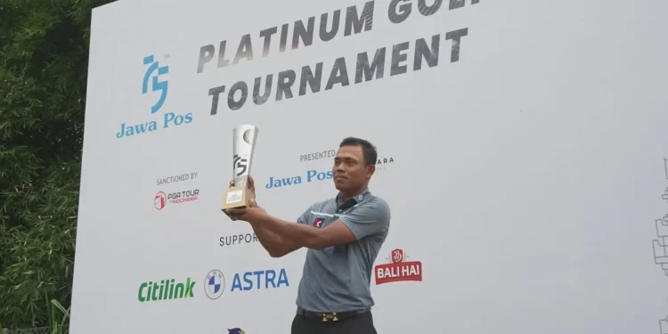 Jawara turnamen golf profesional di Araya Golf Malang, Hendri Nasim.