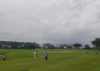 Kompetisi golf profesional di Araya Malang.