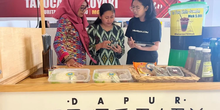 Pelaku UMKM mendapat pengarahan soal pengembangan digitalisasi.