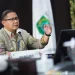 Pj Wali Kota Batu, Aries Agung Paewai, saat rapat percepatan program prioritas daerah.