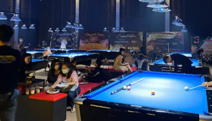 Olympus Pool and Cafe