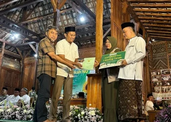 Rumah Sedekah NU menggelar Harlah ke-3 dengan membagikan santunan untuk anak yatim. Foto/dok for TM
