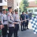 Kapolres Batu AKBP Oskar Syamsudin saat melepas personel gabungan polisi dan tentara dalam rangka Patroli Skala Besar jelang Pemilu 2024, Selasa (6/2/2024).