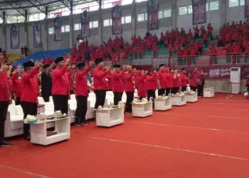 Tokoh dan kader PDI Perjuangan saat Konsolidasi Akbar di tahun 2023. Hasil sementara PDI Perjuangan unggul. Foto: Aisyah Nawangsari Putri