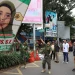 Pj Wali Kota Malang, Dr. Ir. Wahyu Hidayat, MM, saat ikut menertibkan APK di masa tenang kampanye.