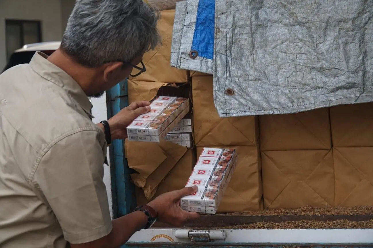 Kegiatan pemberantasan rokok ilegal