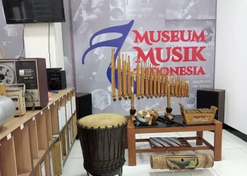 Suasana di dalam Galeri Malang Bernyanyi, salah satu museum musik Indonesia yang ada di Kota Malang.