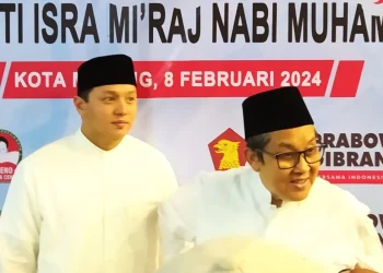 Moreno Soprapto (kiri) caleg DPR RI dari Partai Gerindra memimpin perolehan suara terbanyak sementara di H+2 Pemilu 2024.