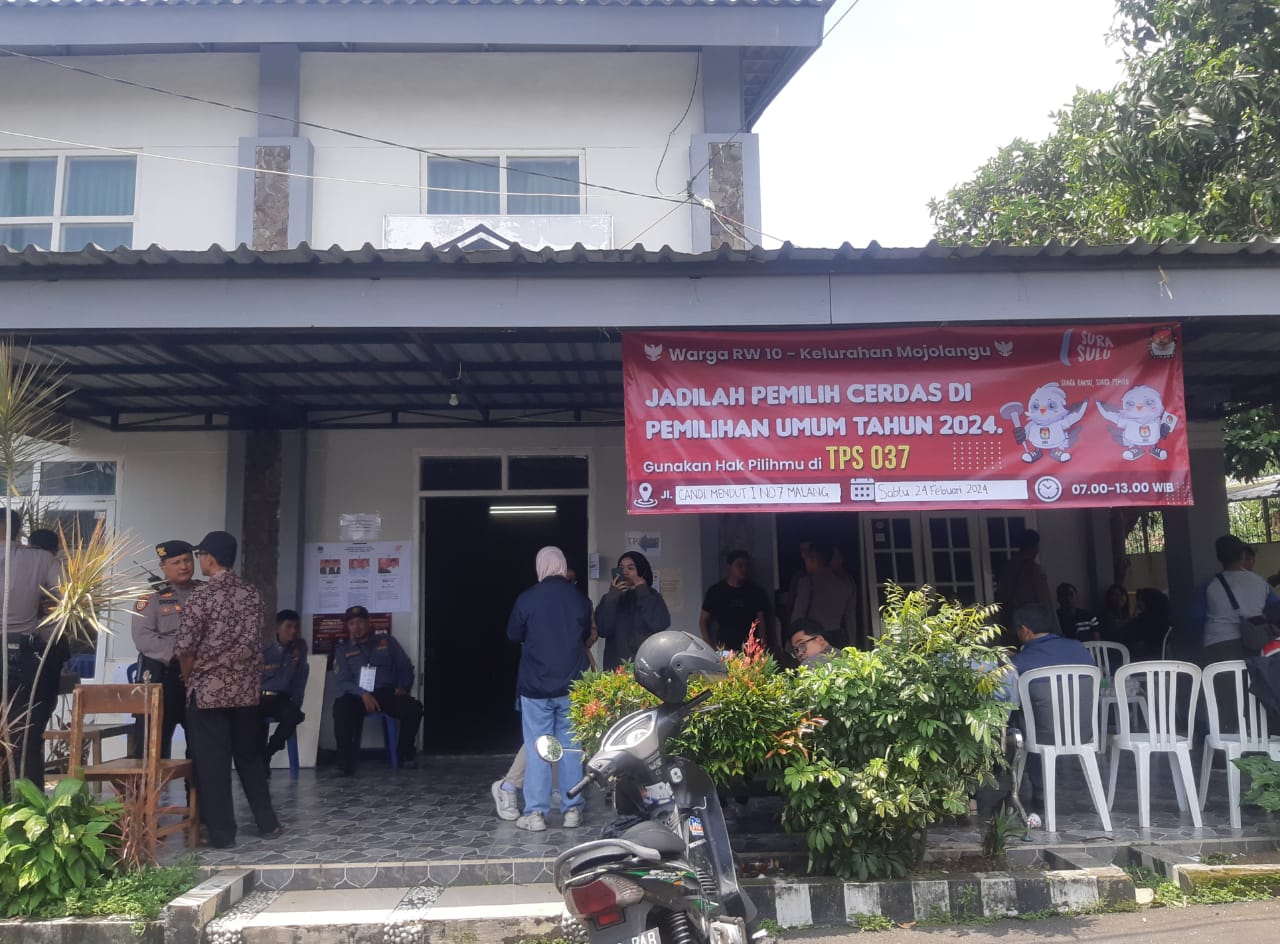 Suasana pemungutan suara ulang di TPS 37 Kelurahan Mojolangu, Kecamatan Lowokwaru, Kota Malang. (Foto/M Sholeh)