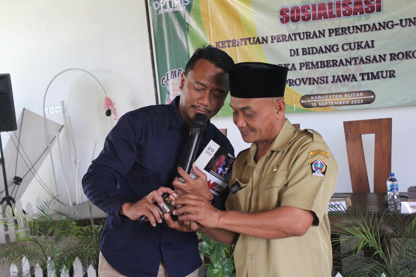 Sosialisasi cukai dan rokok ilegal yang dilakukan Kanwil DJBC Jawa Timur II kepada masyarakat