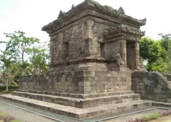 Sosok Raja Gajayana berhasil membawa Kerajaan Kanjuruhan ke era kejayaan dan diabadikan menjadi nama stadion, kereta api, universitas, hingga jalan /Foto: Google Review Candi Badut/ Dunatus Aja