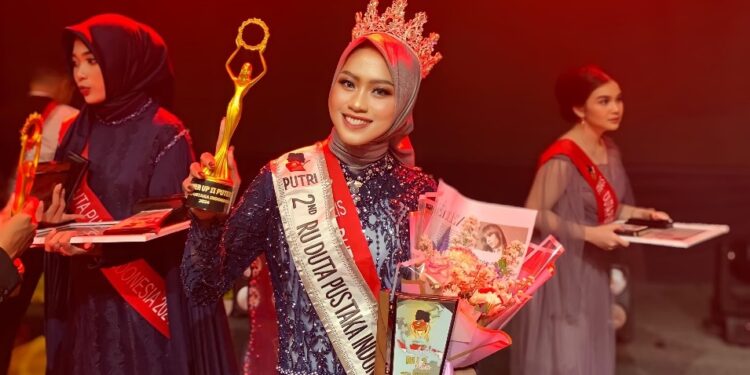 Choirun Izag, mahasiswi Unisma peraih runner-up 2 Duta Pustaka Nasional.