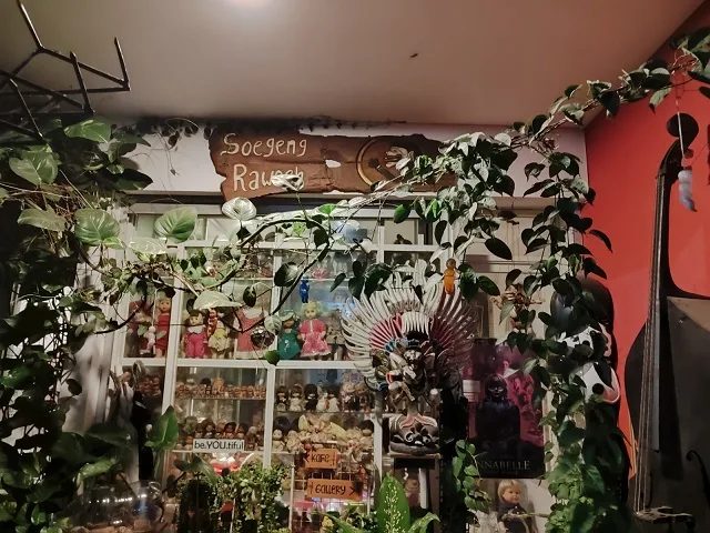 Halaman depan dari Kafe Golekan. Foto/Dimas Ary Kresna Mukti)
